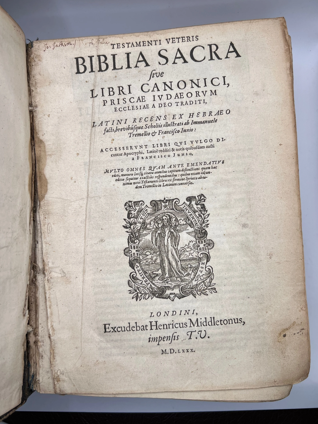 Biblia Sacra 1580: First Complete Latin Bible Printed in England